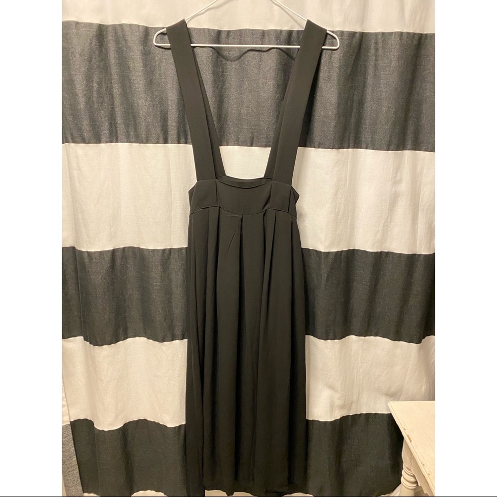 Suspender skirt